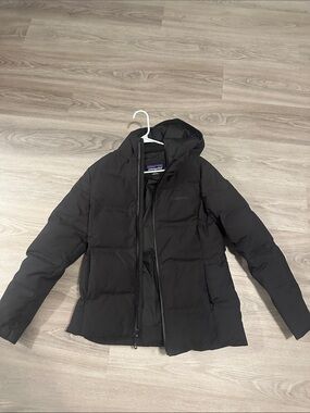 Patagonia Women's Black Hooded Puffer Coat (Jackson glacier down jacket)
